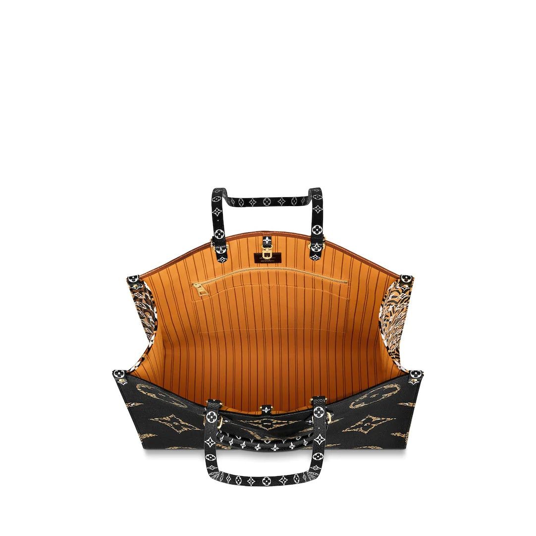 0CF42620-3656-5BA8-F5BB-F984F8A2B380 M44674. - Image 1