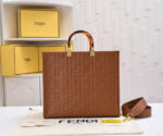4 colors simple letter logo handbag. - Image 2