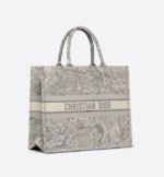 LARGE DIOR BOOK TOTE Gray Toile de  (42 x 35 x 18.5 cm).