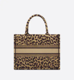 DIOR BOOK TOTE  (36 x 27.5 x 16.5 cm). - Image 3