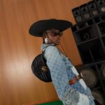 hand half-moon mini bag. - Image 6