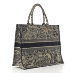 CHRISTIAN DIOR Large Toile Book Tote Blue. - Image 2