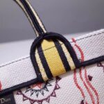 Dior Book Tote Bag In ed Geometric Canvas. - Image 4