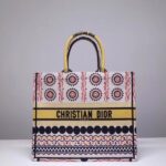 Dior Book Tote Bag In ed Geometric Canvas. - Image 5