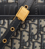 30 MONTAIGNE BAG WITH CHAIN Blue.