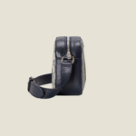 shoulder bag. - Image 3