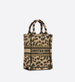 MINI DIOR BOOK TOTE PHONE BAG (13 x 18 x 5 cm). - Image 5