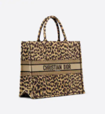 LARGE DIOR BOOK TOTE (42 x 35 x 18.5 cm). - Image 4