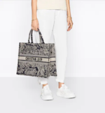 LARGE DIOR BOOK TOTE Blue Toile de  (42 x 35 x 18.5 cm). - Image 4