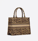 DIOR BOOK TOTE  (36 x 27.5 x 16.5 cm). - Image 4